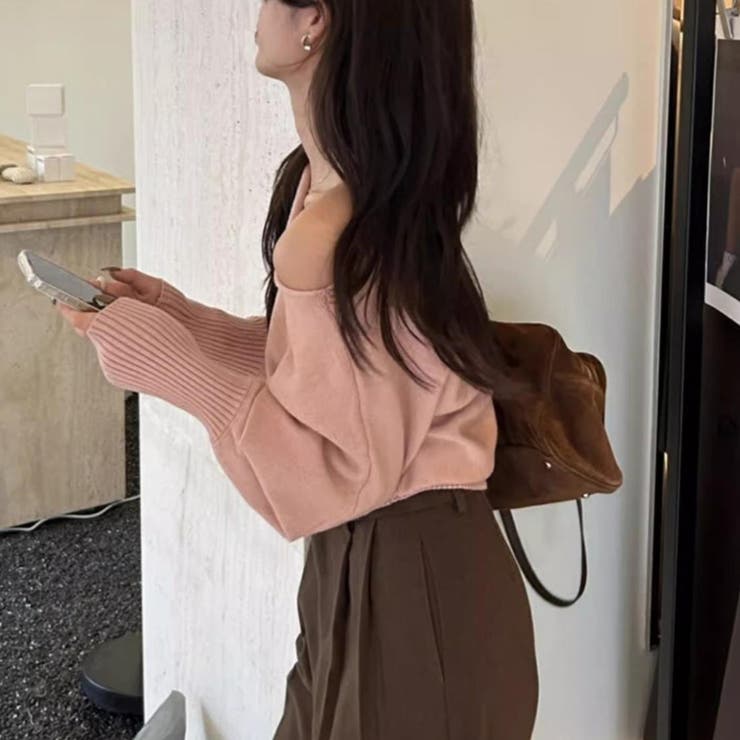 抜け感たっぷりのゆったりオフショルニット オフショルダー ニットトップス | maison de LATIR | 詳細画像3 