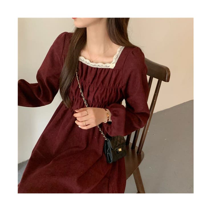 レトロな雰囲気が可愛いスクエアネックロングワンピース スクエア