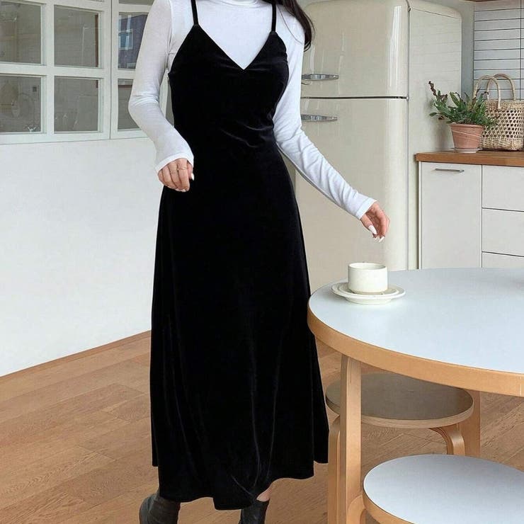 重ね着で楽しむ、ほどよいセクシーなベロアキャミロングワンピース オフィス | maison de LATIR | 詳細画像3 