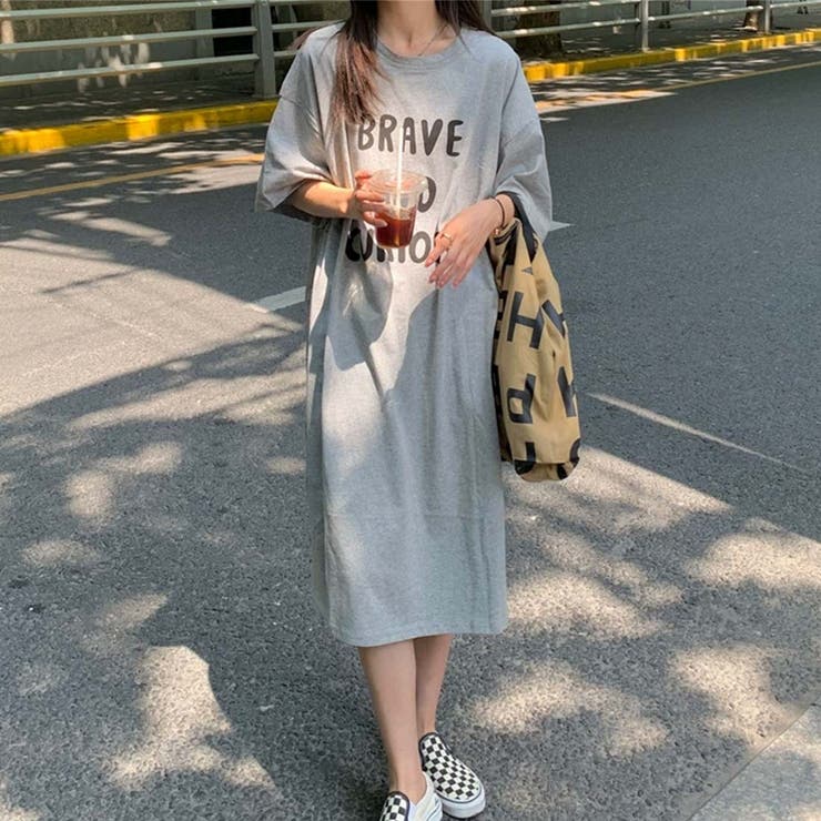 グレー | 1枚でラフに着られるフロントプリントTシャツワンピース 裾スリット 半袖 | maison de LATIR