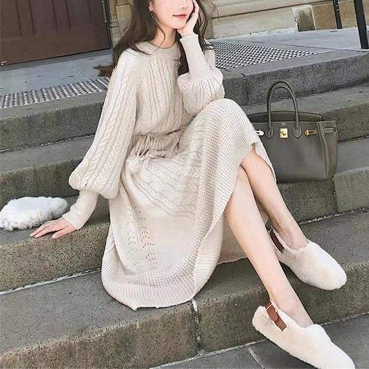 ベージュ