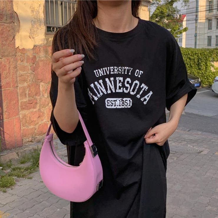 ブラック | 大人カジュアルで春から着こなせるロゴワンピース 膝丈 プリントTシャツ | maison de LATIR