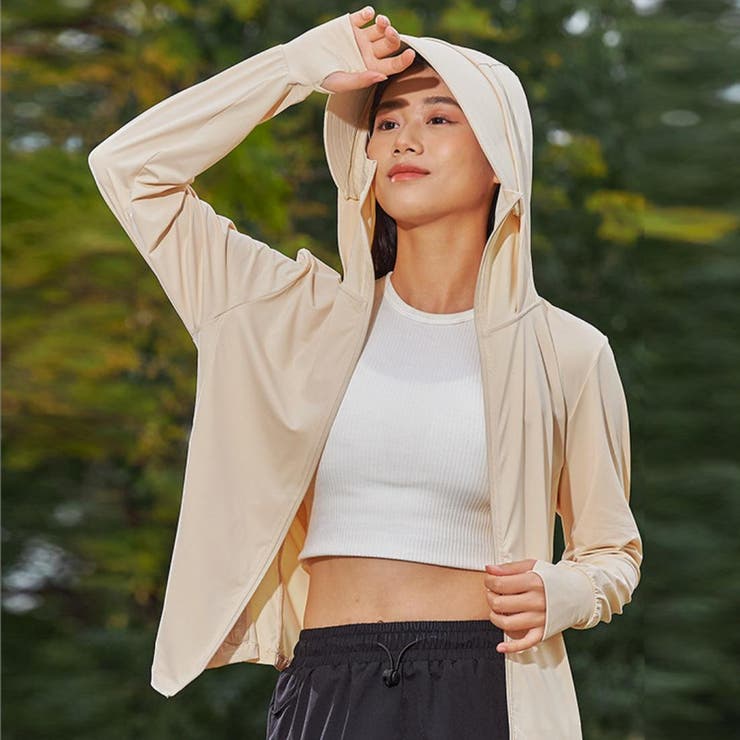 暑い冬の日差しからお肌をまもってくれるUVカットパーカー 日焼け対策