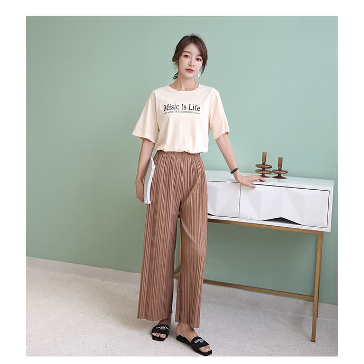 美品シャルレのプリーツパンツ　L〜LL グレージュ 接触冷感で夏も快適にサラッと穿ける。上品美脚ストレート