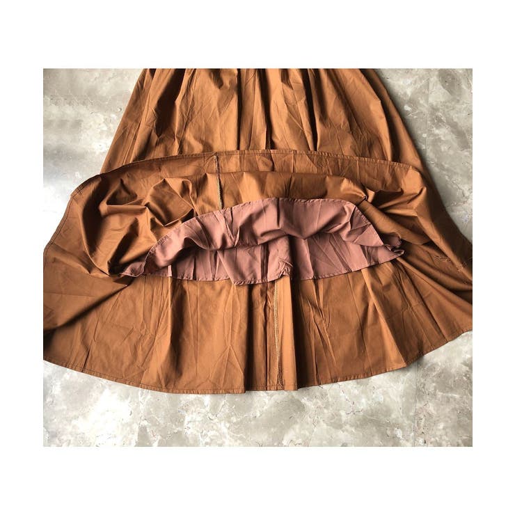 ふわっとしたシルエットが女性らしいコットンロングフレアスカート