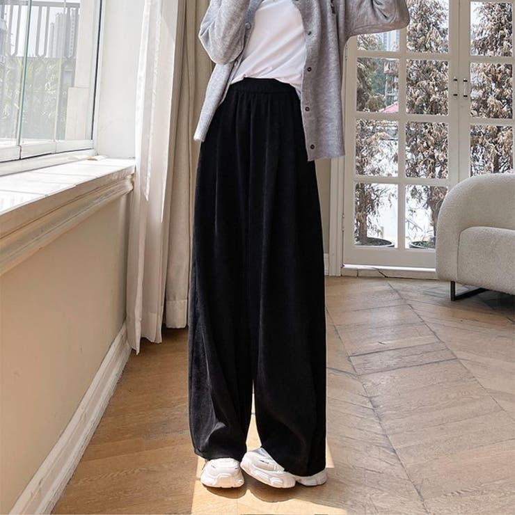 今っぽい大人カジュアルコーデに欠かせないワイドパンツ ボトム