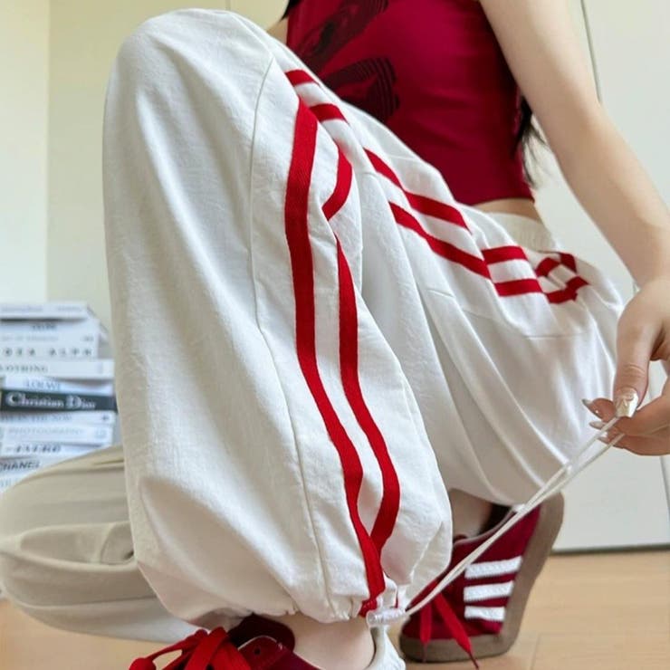 ホワイト | 旬スポーツミックススタイルに仕上がるラインパンツ ボトムス フルレングス | maison de LATIR