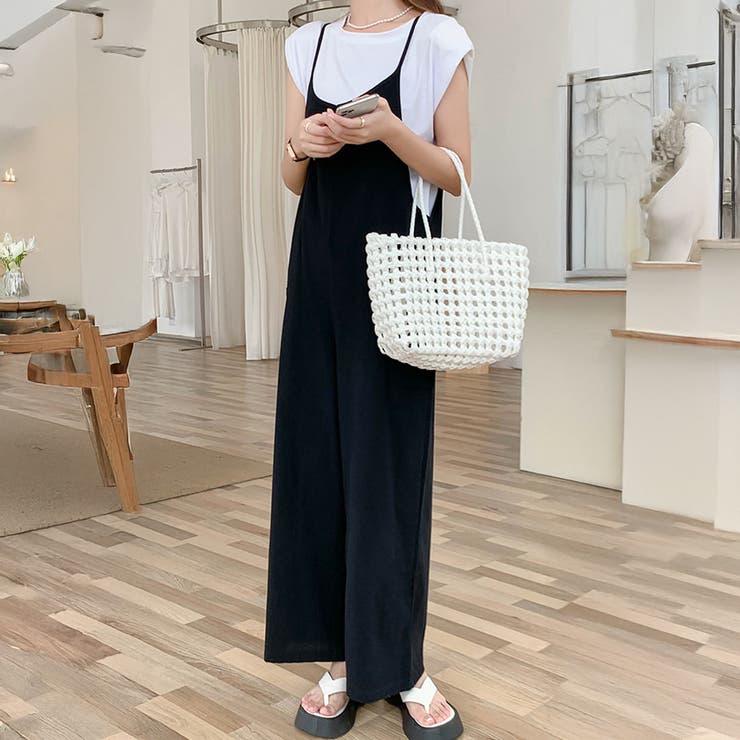 カジュアル×きちんと感が揃ったサロペット つなぎ