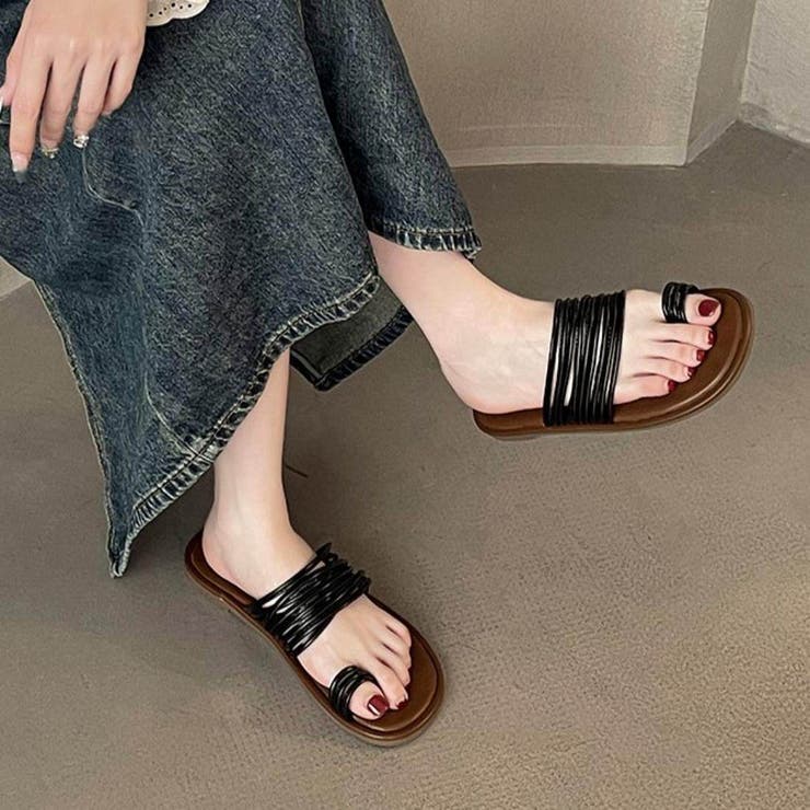 ブラック | おしゃれで歩きやすいサムリングサンダル 太ヒール 2cm | maison de LATIR