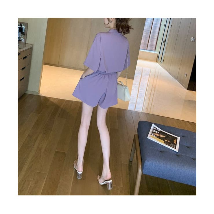 大人っぽさ溢れる半袖開襟シャツ+ショートパンツセットアップ