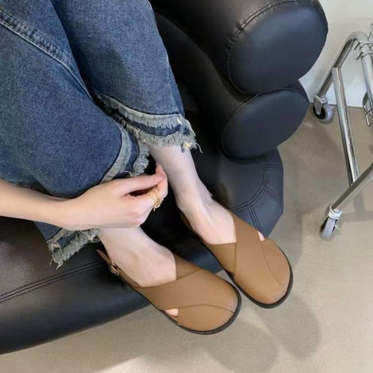 きちんと感がちょうどいいクロスパンプス 足元 フラット | maison de LATIR | 詳細画像5 