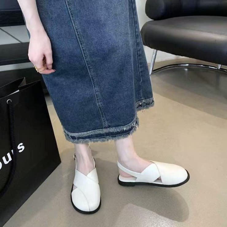 きちんと感がちょうどいいクロスパンプス 足元 フラット | maison de LATIR | 詳細画像10 