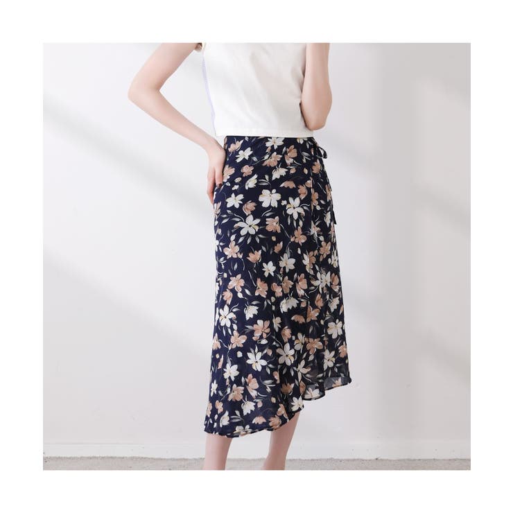 2wayでコーデの幅が広がる花柄ラップスカート 巻きスカート