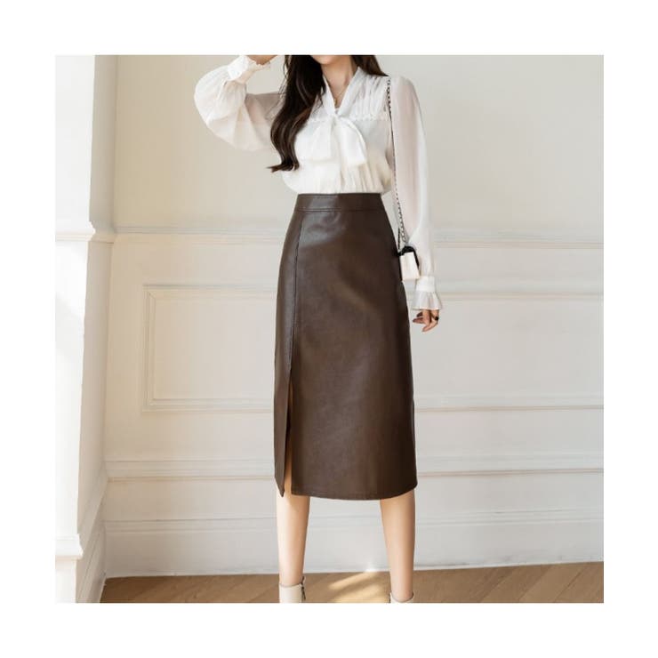 凛とした女性らしさが魅力のフェイクレザータイトスリットスカート ミドル丈 晩冬 | maison de LATIR | 詳細画像9 