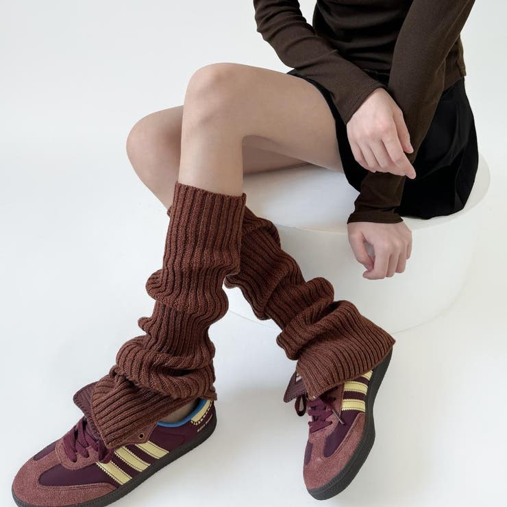 ブラウン | スニーカーと合わせて楽しむ、大人かわいいレッグウォーマー 足元 ソックス | maison de LATIR