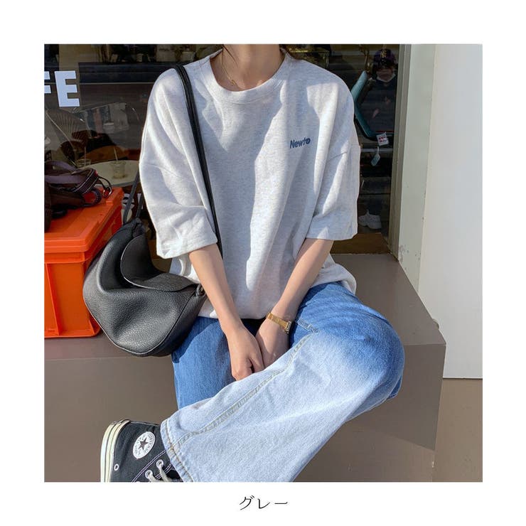 胸元のワンポイントロゴが可愛いTシャツ カットソー 英字ロゴ