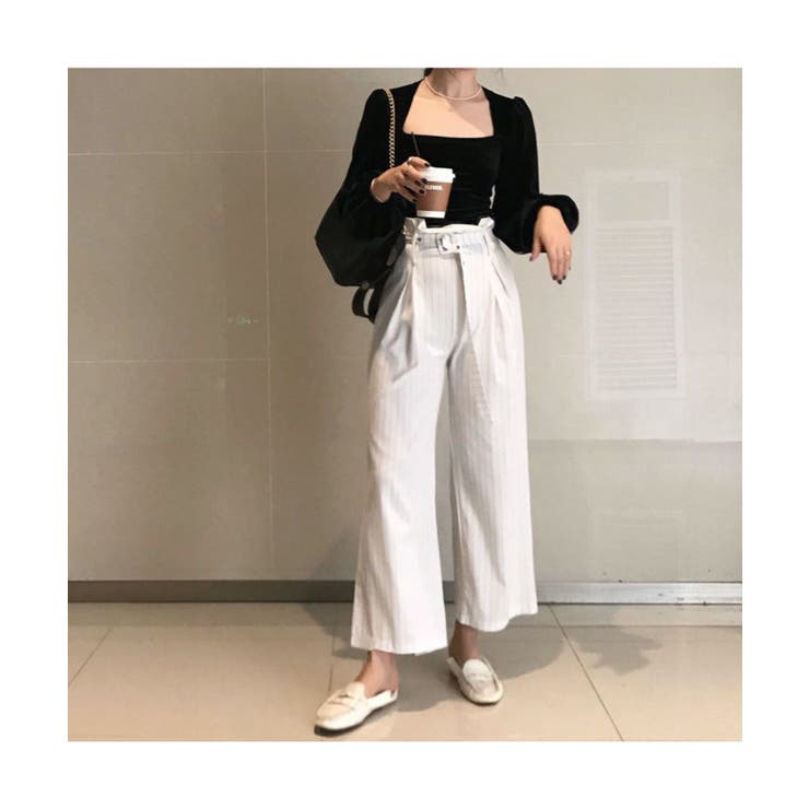 スクエアネックで大人っぽいパフスリーブブラウス 韓国 シック | maison de LATIR | 詳細画像6 