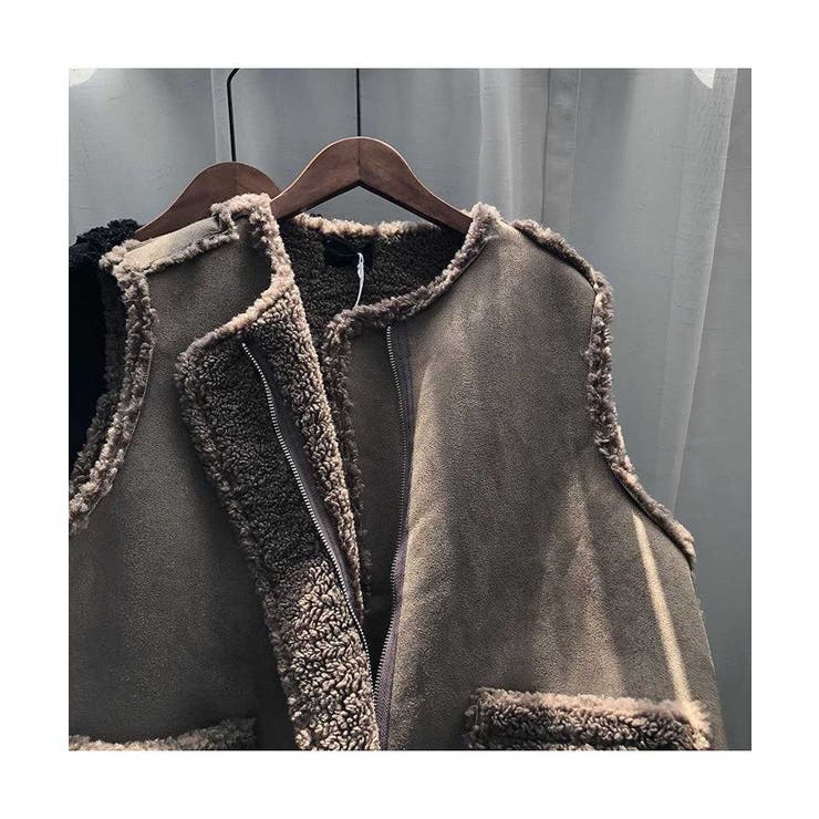 トレンド感のある大人カジュアルに仕上げるムートン風リバーシブルジレ ベスト ボア | maison de LATIR | 詳細画像17 