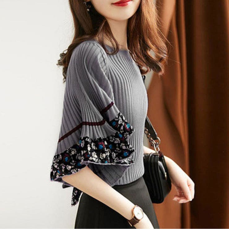 グレー | どんなスタイルにもフィットするフレアスリーブ五分袖リブニット ニットプルオーバー | maison de LATIR