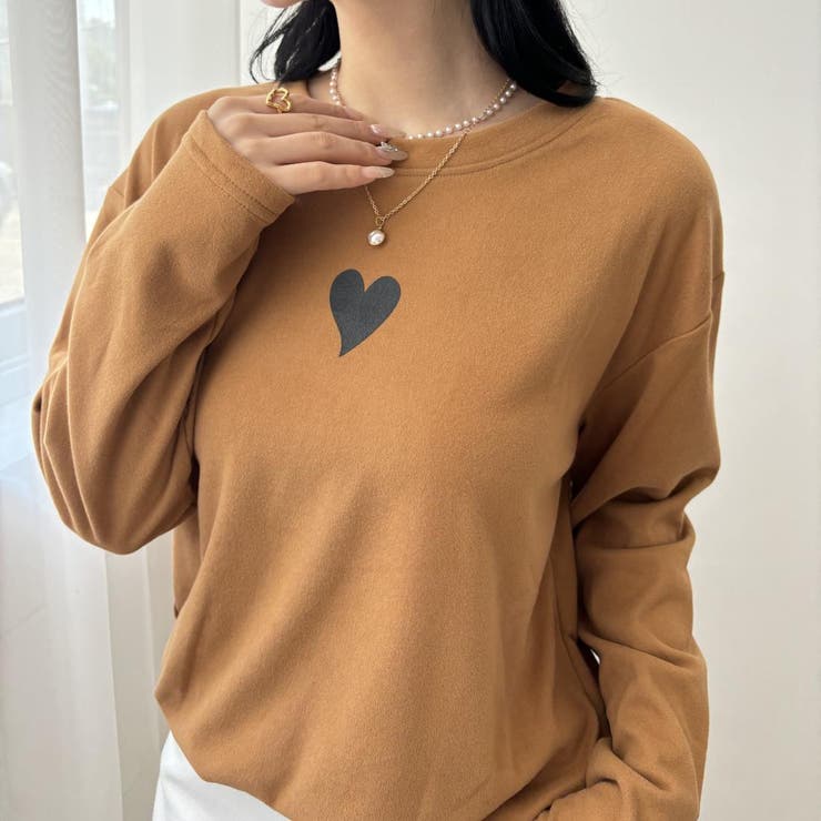 ベーシックフォルムにハートのアクセントが大人可愛いラウンドネックトップス カット… | maison de LATIR | 詳細画像12 
