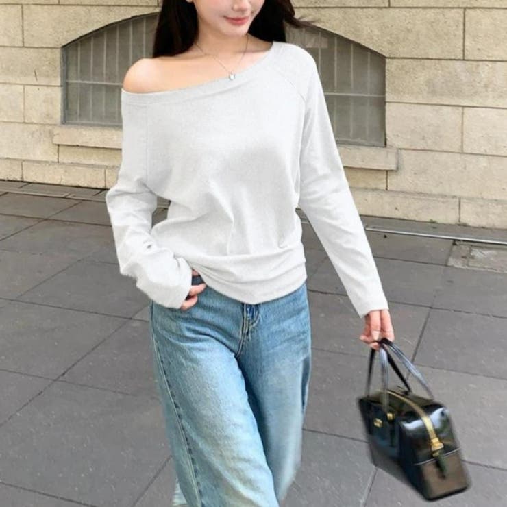 ホワイト | 綺麗め抜け感作る大人オフショルカットソー オフショルダー カットソー | maison de LATIR