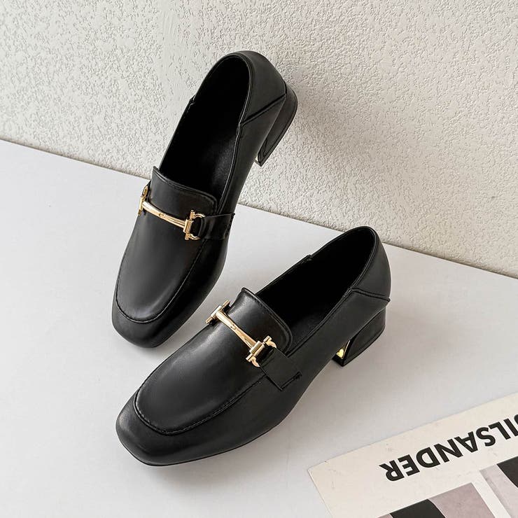 コーデに上品さをプラスするミドルヒールローファー 秋 英国[品番