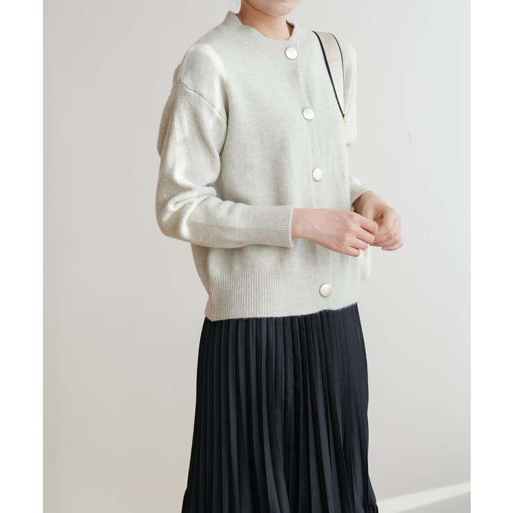 ルーズなスリーブと大きめのボタンが大人こなれ感を演出するニットカーディガン ゴー… | maison de LATIR | 詳細画像9 