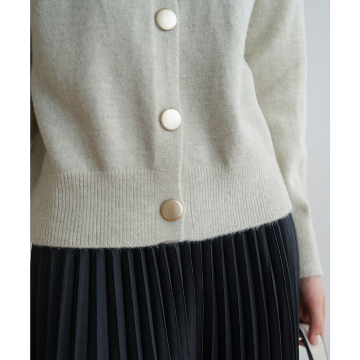 ルーズなスリーブと大きめのボタンが大人こなれ感を演出するニットカーディガン ゴー… | maison de LATIR | 詳細画像16 