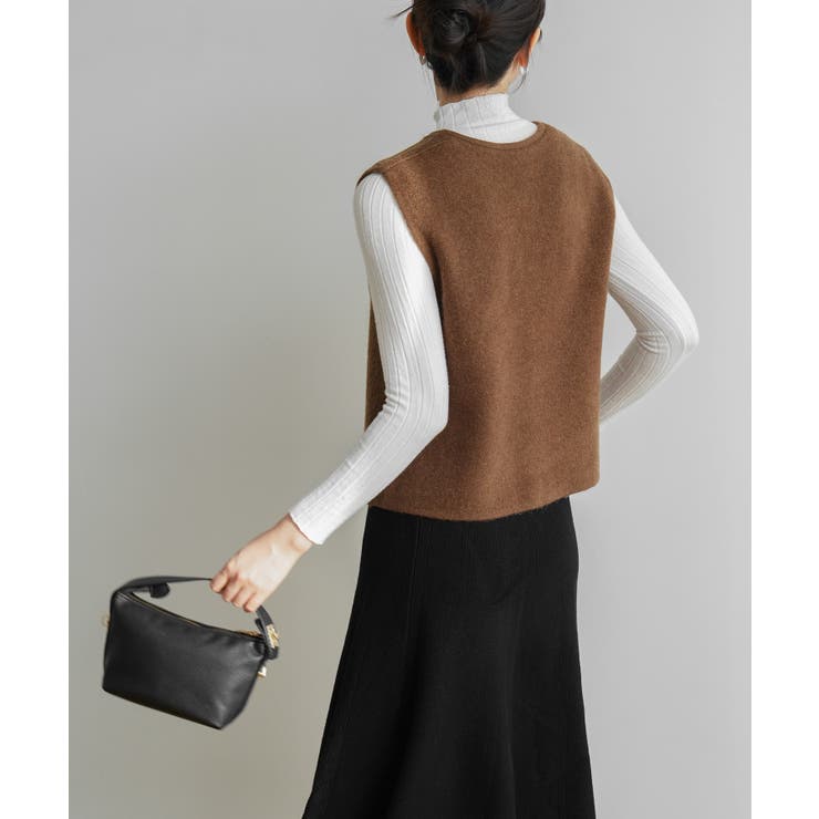 柔らかな生地でフレンチカジュアルを楽しめるノーカラーベスト トップス アウター | maison de LATIR | 詳細画像23 