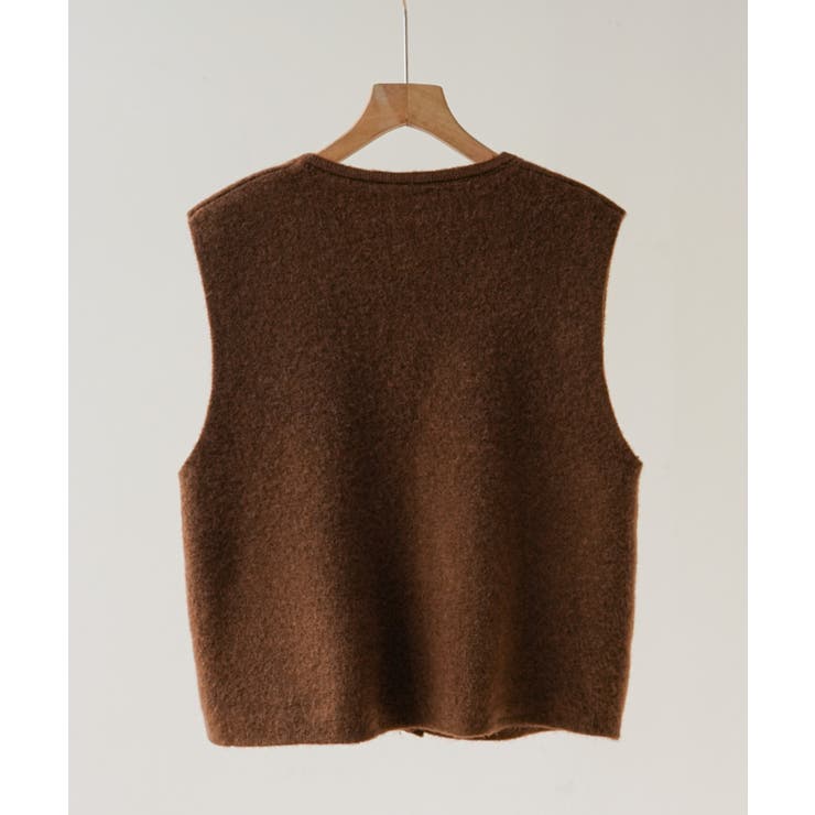 柔らかな生地でフレンチカジュアルを楽しめるノーカラーベスト トップス アウター | maison de LATIR | 詳細画像39 