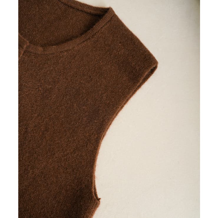 柔らかな生地でフレンチカジュアルを楽しめるノーカラーベスト トップス アウター | maison de LATIR | 詳細画像43 