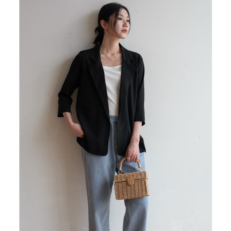 秋の冷房UV対策に◎シャツ感覚で羽織れる秋服にぴったりの薄手