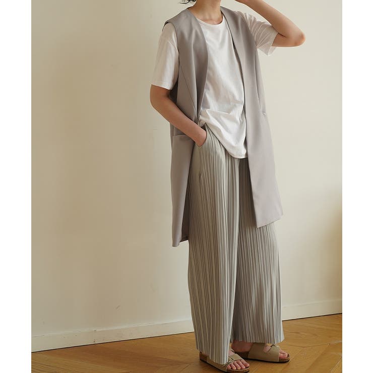 夏も快適サラッと穿ける上品美脚ストレートプリーツパンツ