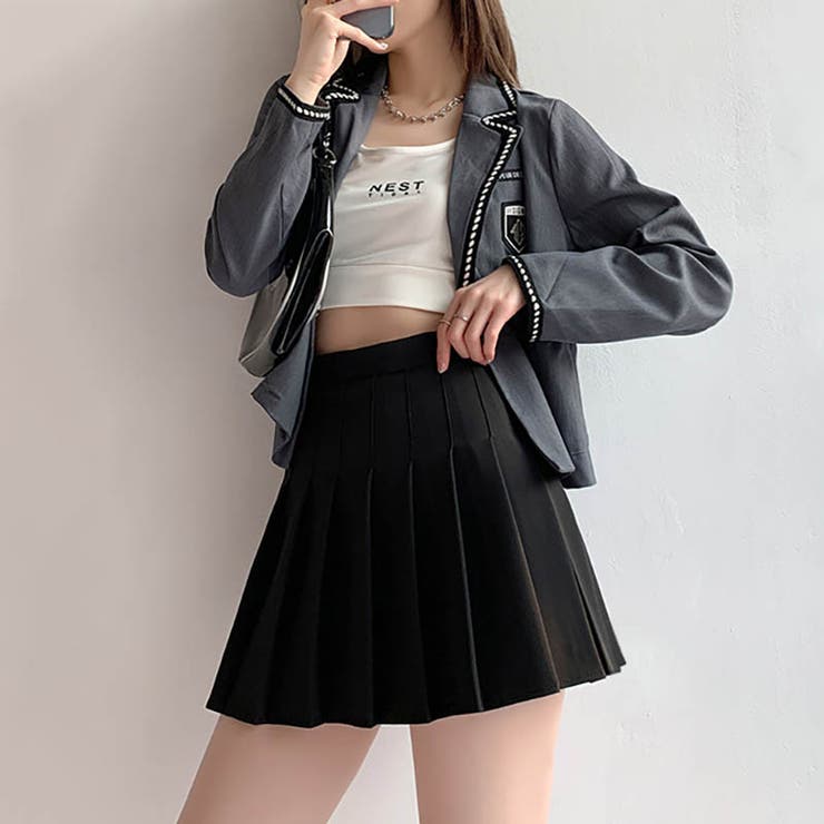 インナーパンツ付きで動きやすいハイウエストプリーツスカート