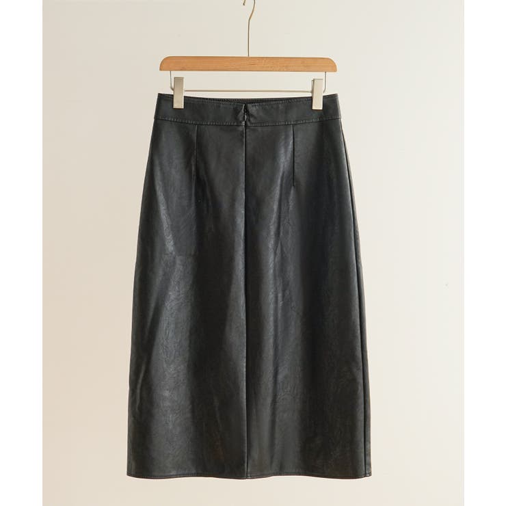 凛とした女性らしさが魅力のフェイクレザータイトスリットスカート ミドル丈 晩冬 | maison de LATIR | 詳細画像17 