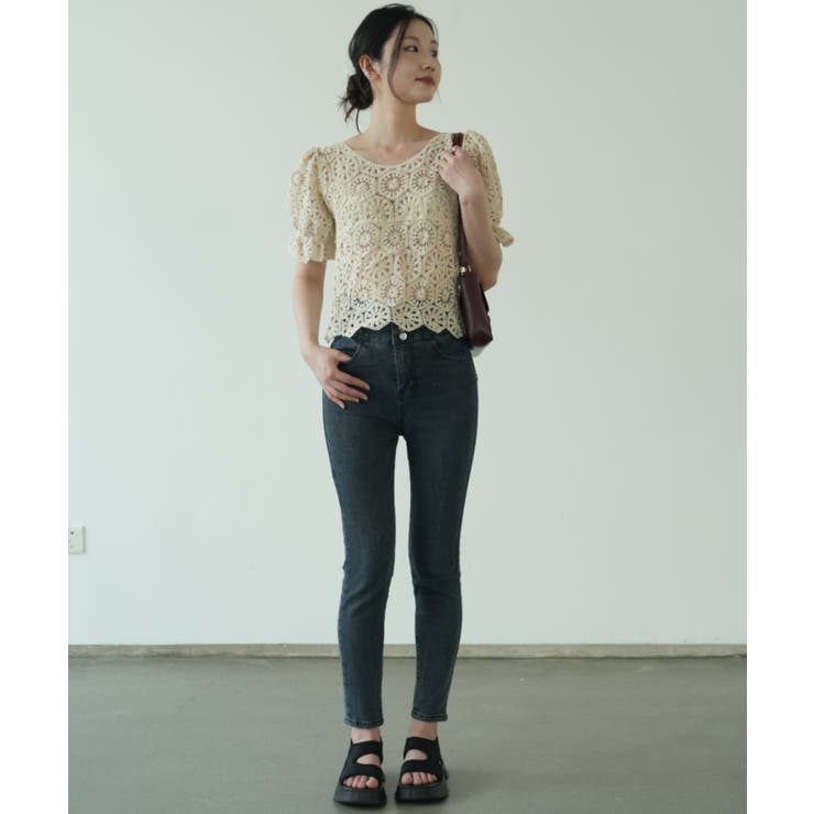 ふんわりと広がるパフスリーブ袖が特徴的なかぎ編みプルオーバー 花柄レース | maison de LATIR | 詳細画像10 