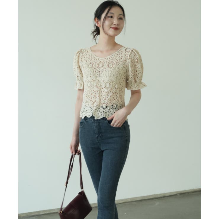 ふんわりと広がるパフスリーブ袖が特徴的なかぎ編みプルオーバー 花柄レース | maison de LATIR | 詳細画像23 