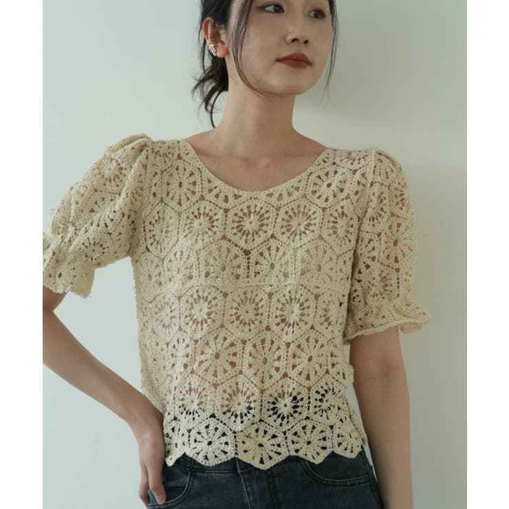 ふんわりと広がるパフスリーブ袖が特徴的なかぎ編みプルオーバー 花柄レース | maison de LATIR | 詳細画像26 
