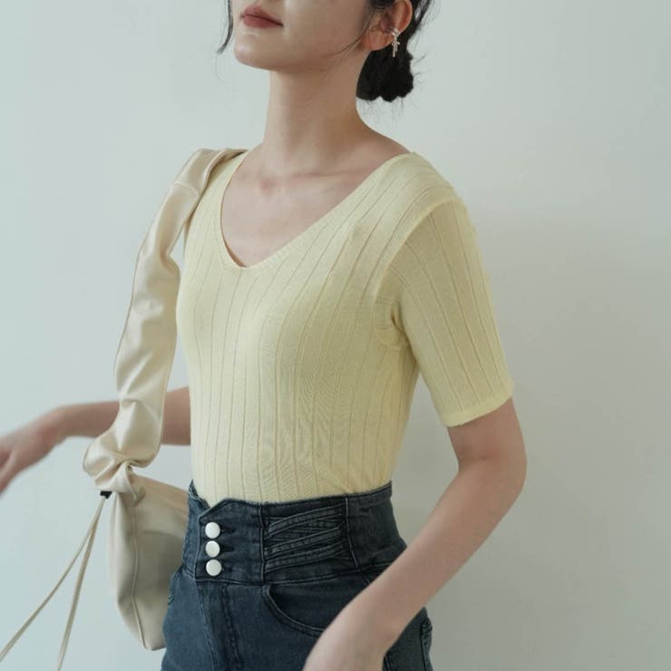 イエロー | すっきりしたシルエットが女性らしいVネックサマーニット 冬 半袖 | maison de LATIR