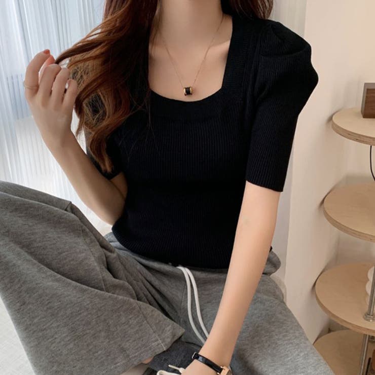 ブラック | さりげないデザインがこなれ感を出してくれるニット スクエアネック シャーリングス… | maison de LATIR