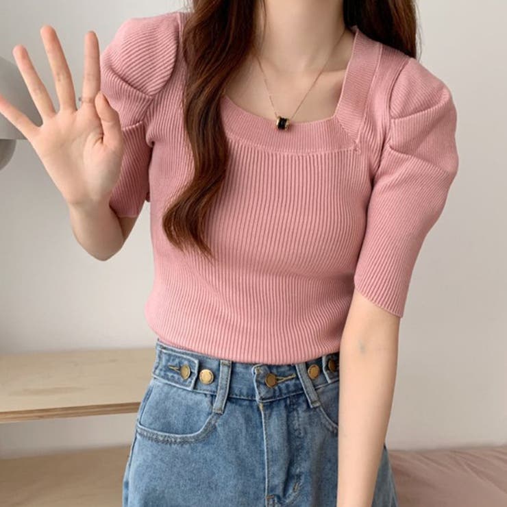 ピンク | さりげないデザインがこなれ感を出してくれるニット スクエアネック シャーリングス… | maison de LATIR