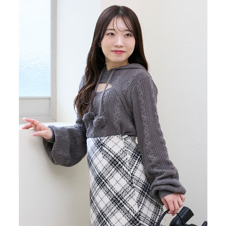 Ｃ／グレー | ポンポン付きフードケーブルニット | MAJESTIC LEGON 