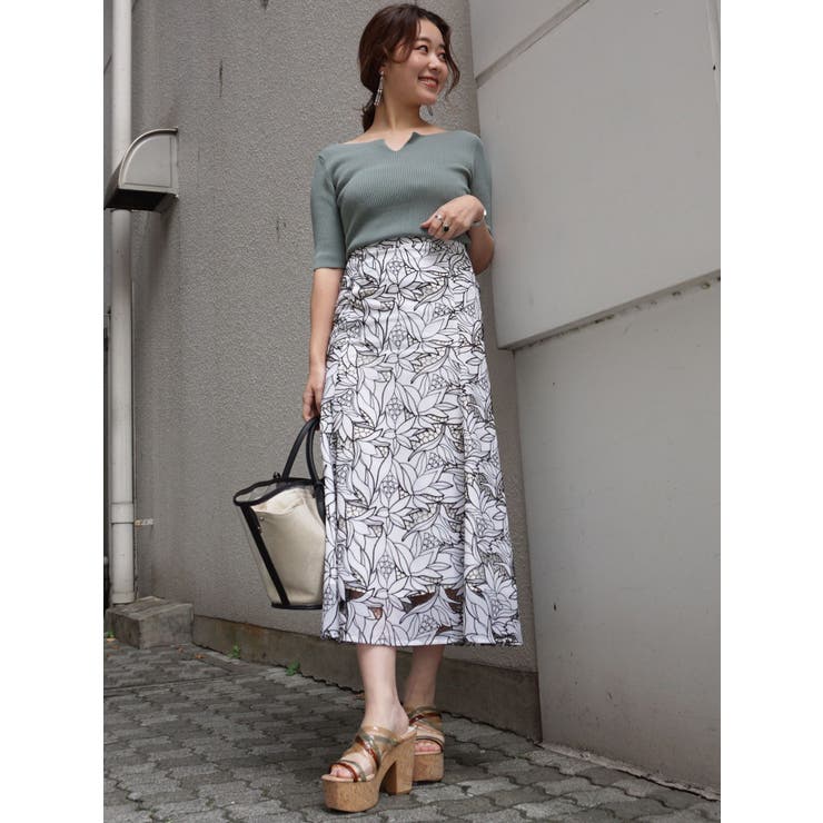 【新品未使用未開封】カットワーク刺繍ナロースカート