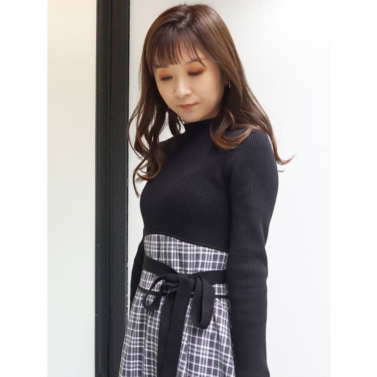 美品 バーバリーブルーレーベル ニットドッキングワンピース フレア ベルト 黒 美品 バーバリーブルーレーベル ニットドッキングワンピース