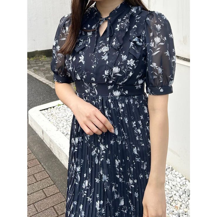 【Ganni】ネイビー プリーツ ミディワンピース ラッフル付 花柄 花柄ラッフルプリーツティアードワンピース[品番:MKSW0057039