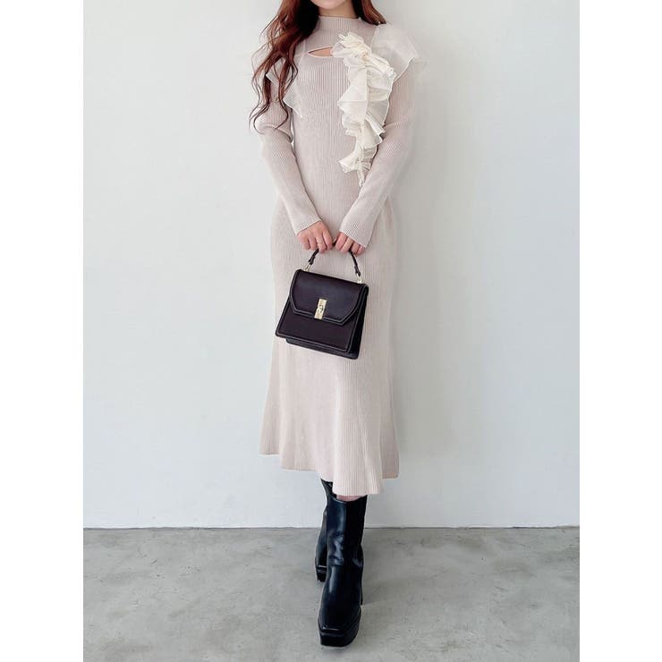 異素材コサージュニットワンピース[品番：MKSW0060743]｜MERCURYDUO  