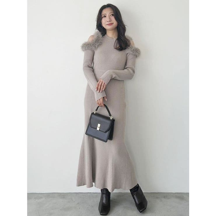 ファーショルダーカットアウトニットワンピース[品番：MKSW0061225