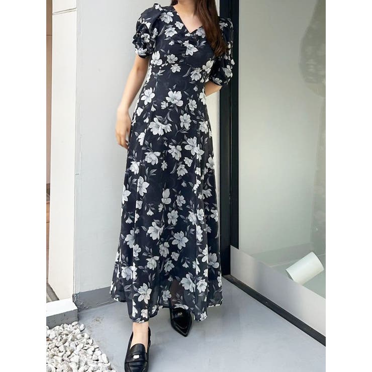 maikoroボリュームスリーブマーメイドギャザーワンピース 定価3万円 maikoroボリュームスリーブマーメイドギャザーワンピース 定価3