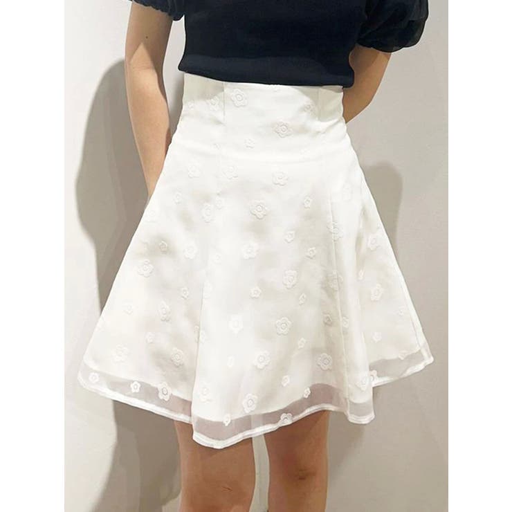 オフホワイト | 【MARY QUANTコラボ】デイジーフロッキープリントバックレースアップミニス… | MERCURYDUO