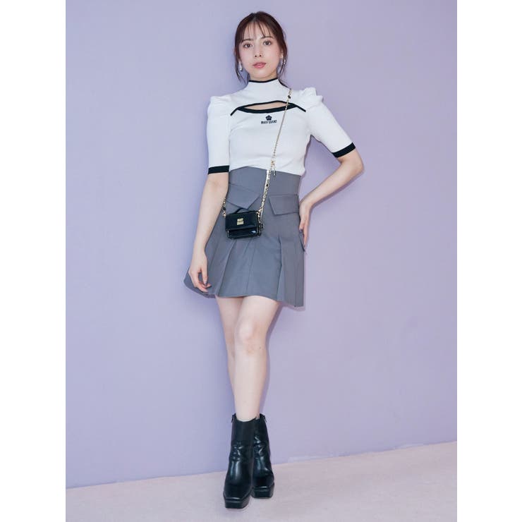 MARY QUANT】デイジーチャーム付きミニウォレット[品番
